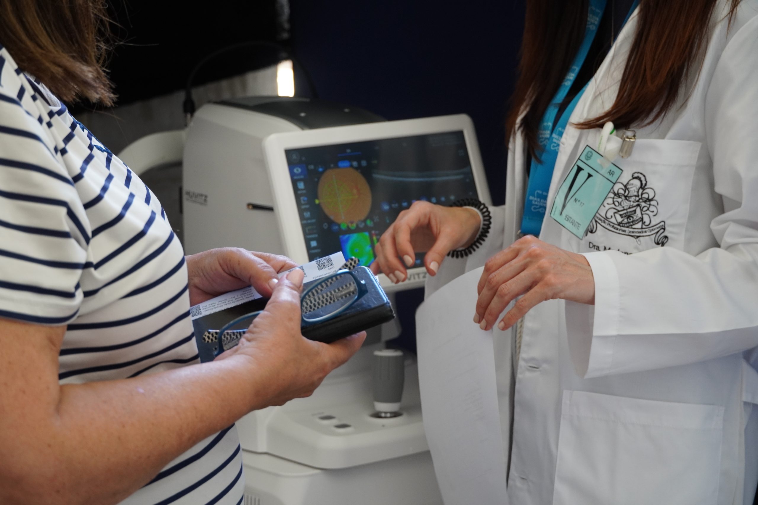 Optometristas realizam rastreio à visão na Assembleia da República